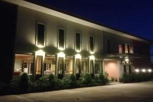 Juntima Place at Amphawa, xamphwa