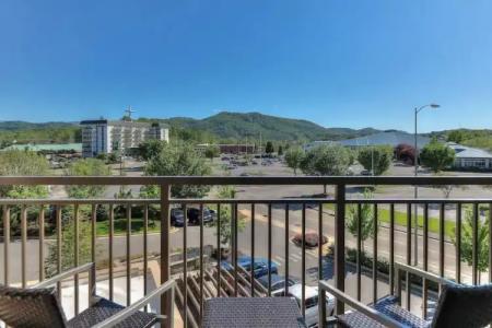 Courtyard by Marriott Pigeon Forge - 114