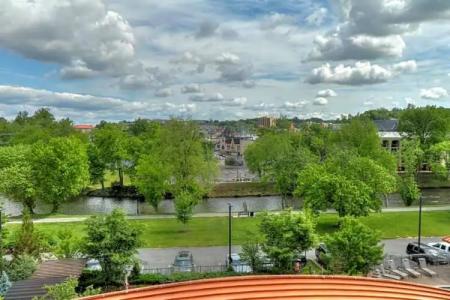 Courtyard by Marriott Pigeon Forge - 140