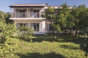 Orange Grove Suites, Benitses