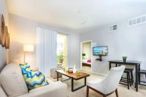 Broadway Apartment #35, Los Angeles