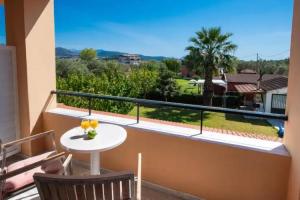 Artemis Pension, Lygia