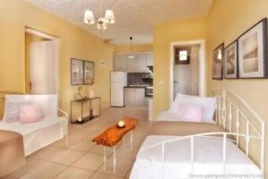 Heos Accommodation, Ormos Panagias