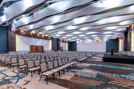 DoubleTree by Hilton Cedar Rapids Convention Complex - 18