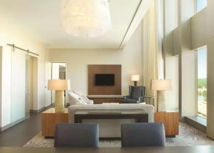 DoubleTree by Hilton Cedar Rapids Convention Complex - 4