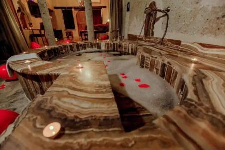 Oread Cave Suites - 311