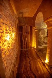 Oread Cave Suites - 340