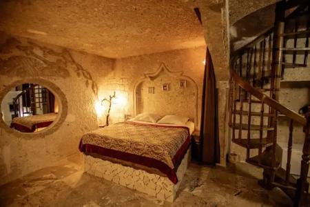 Oread Cave Suites - 245