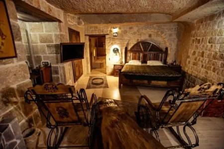 Oread Cave Suites - 104