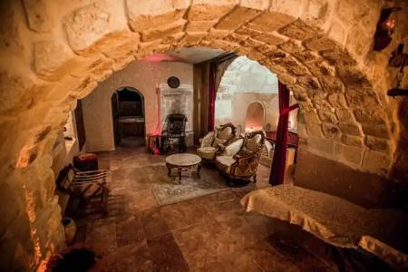 Oread Cave Suites - 203