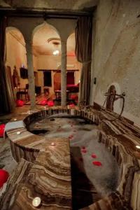 Oread Cave Suites - 348