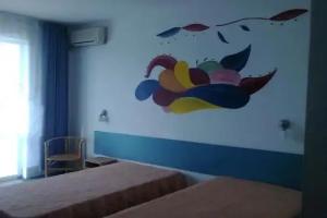 Hit Hotel, Ravda
