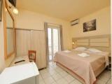 2 Bedrooms Quadruple Family room