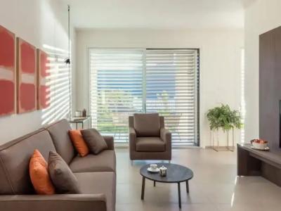 Grand Majestic - 124