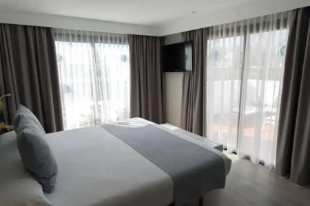 Vanilla Garden Boutique - Adults Only - 4