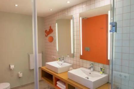 Vanilla Garden Boutique - Adults Only - 135