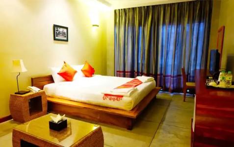 Saravoan Royal Palace - 146