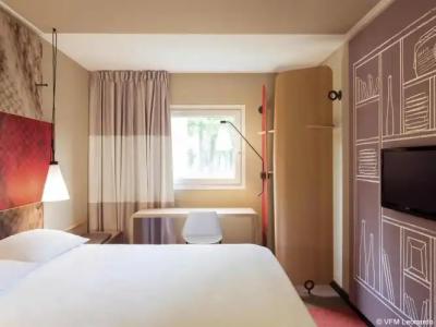 ibis Paris Canal Saint Martin - 1