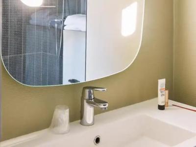 ibis Paris Canal Saint Martin - 34