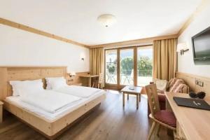Hotel Weisses Rossl 3Sup, Laion