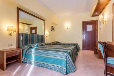 Raeli Lazio - 35