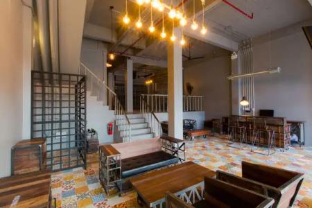 Bloo Hostel - 1