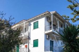 Hotel «Studios Fraxi», Nikiana