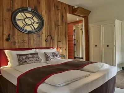 PEST-BUDA Design by Zsidais at Buda Castle - 1