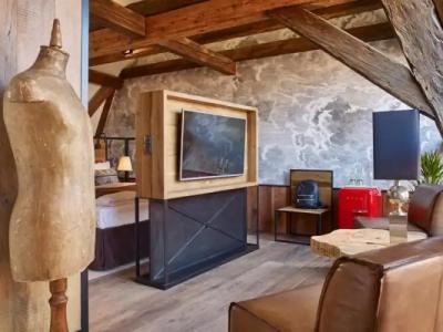 PEST-BUDA Design by Zsidais at Buda Castle - 65