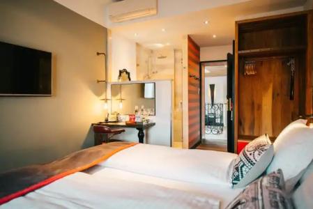 PEST-BUDA Design by Zsidais at Buda Castle - 10