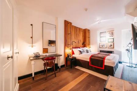 PEST-BUDA Design by Zsidais at Buda Castle - 5