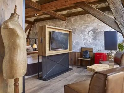 PEST-BUDA Design by Zsidais at Buda Castle - 105