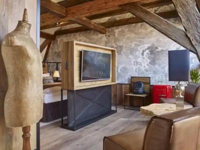 PEST-BUDA Design by Zsidais at Buda Castle - 55