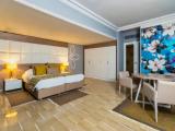 2 Bedrooms Superior Family room with balcony
