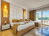 Standard Double room with partial sea view