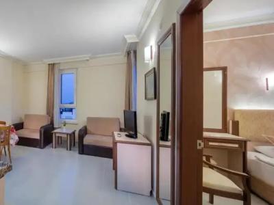 May Flower Apart - 155