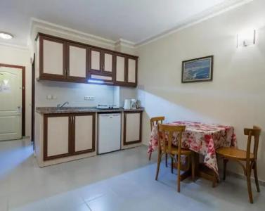 May Flower Apart - 153