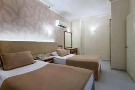 May Flower Apart - 104