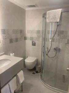 May Flower Apart - 116