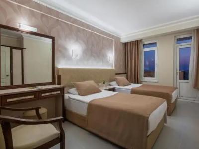 May Flower Apart - 156