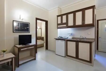 May Flower Apart - 105