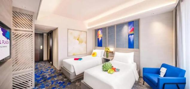 Royal Plaza on Scotts - 8