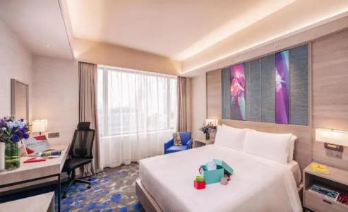 Royal Plaza on Scotts - 4