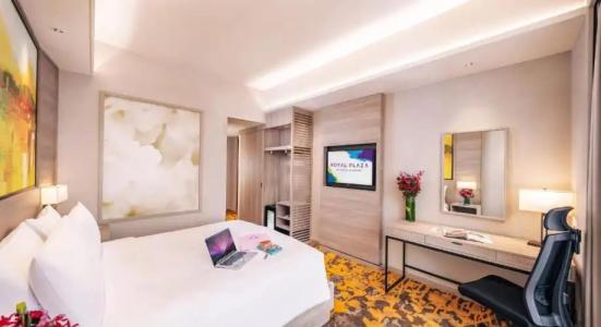 Royal Plaza on Scotts - 5