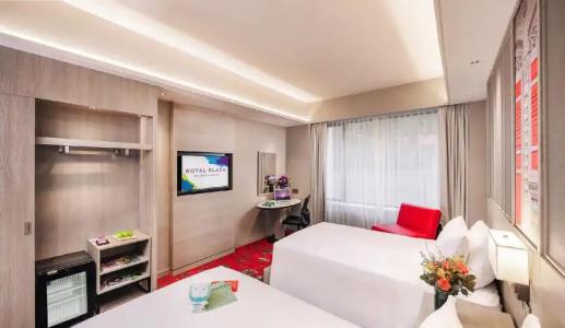 Royal Plaza on Scotts - 30