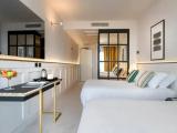 Deluxe Family room seafront