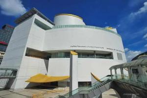 128 room and massage