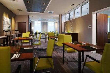 Courtyard by Marriott Cologne - 8