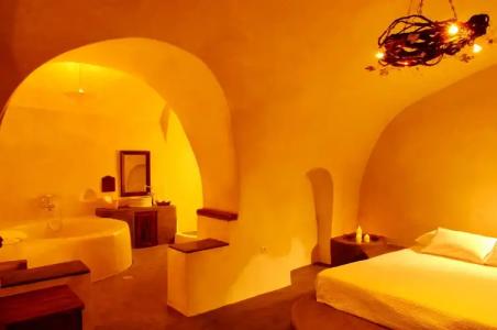 Santorini Heritage Villas - 18