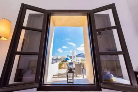 Santorini Heritage Villas - 41